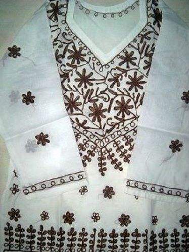 Quick Dry White And Brown Ladies Sweet Heart-Neck Full Sleeves Chikan Embroidery Cotton Kurti