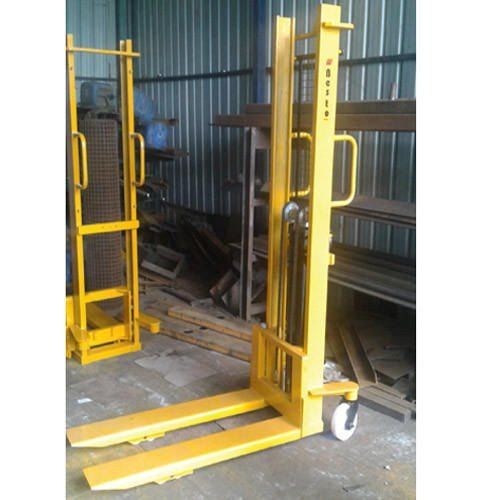 Ergonomically Designed Steering Handle Manual Hand Stacker (Max Lifting Height 1600 mm)