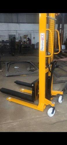 Easy To Operate Yellow And Black Industrial Hydraulic Manual Pallet Stacker (Max Lift Height 1600 Mm)