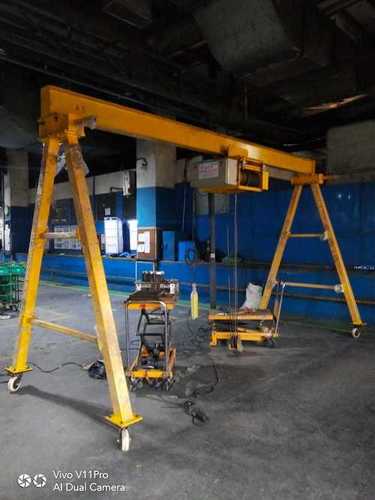 Designed With Excellence Longer Life Low Maintenance Robust Construction Flame Resistance Color Coated Single Girder Gantry Crane