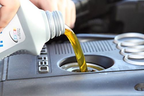 Excellent Emergency Lubrication Synthetic 4T Engine Oil For Two Wheeler And Reduced Friction Application: Automobile