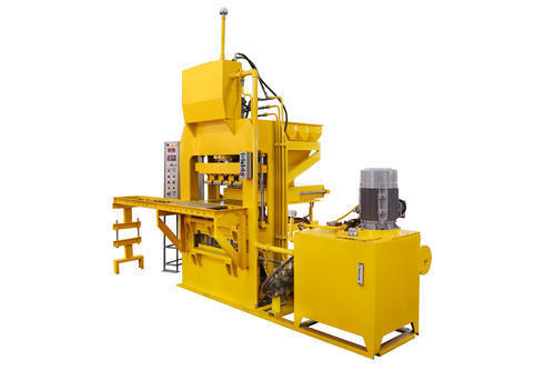 Fully Automatic Fly Ash Brick Making Machine - 300 Litre Capacity M-40 Strength High Durability 15 HP Power 8 Sec Cycle Time Yellow Finish
