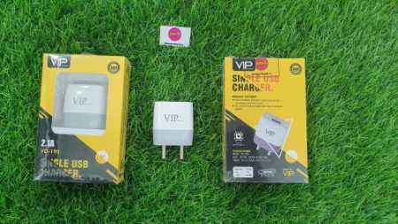 White Portable Vip 2.1 Amp Mobile Charger With 1 Year Warranty at