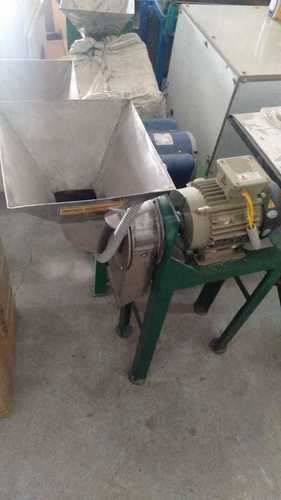 User Friendly Tomato Crusher for Commercial Use