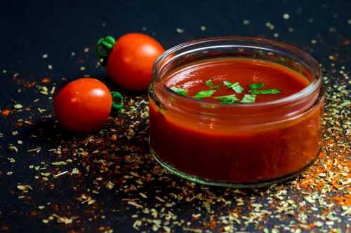 Healthy To Eat Fssai Certified Hygienic Packaging Tomato Sauces Paste In Red Color