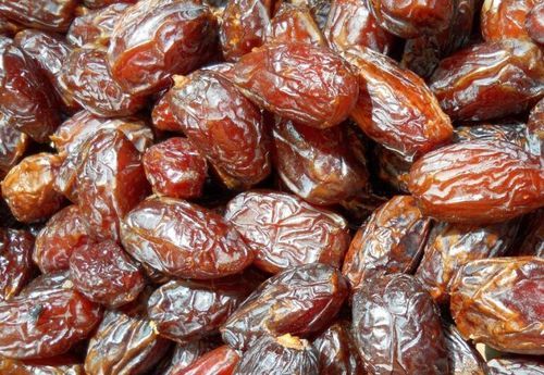 Rich In Protein Sweet Natural Taste Healthy Brown Dried Dates Origin: India