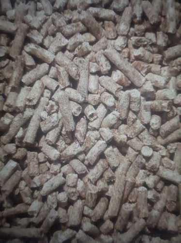 Light Brown High Protein Feed Grade Cattel Feed Granule Available In Multiple Packaging