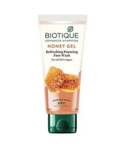 Ayurvedic Gel Foaming Face Wash With Arjuna And Neem Bark And Turmeric Extract