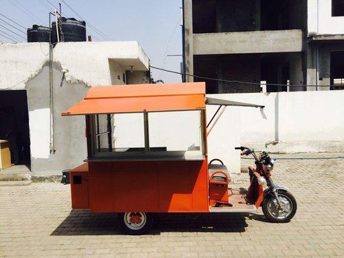 Three Wheel Type Battery Operated Rickshaw Food Cart (Loading Capacity Upto 300 Kg)