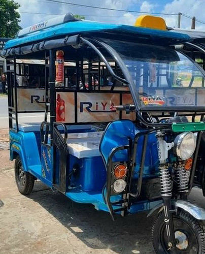 Longer Functional Life Three Wheel Type Four Seater Battery Operated Rickshaw