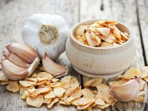 Natural Sun Dried Crunchy Pure And Organic Garlic Flakes