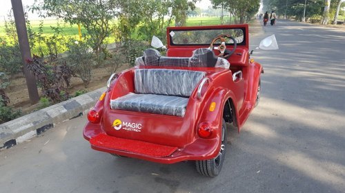 Fast Chargeable Four Wheel Type Battery Operated Four Seater Vintage Cart
