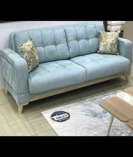 लकड़ी का घर और होटल का उपयोग: आधुनिक डिज़ाइन का लिविंग रूम, दो सीटर सोफा