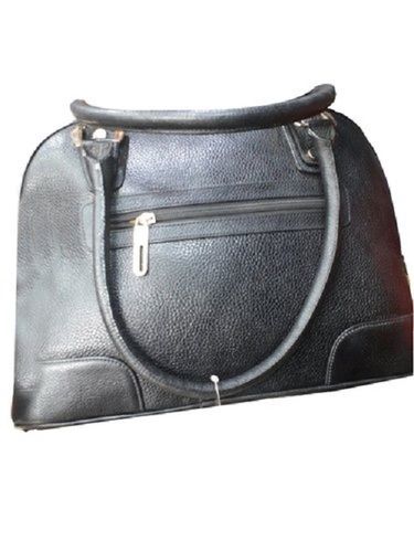 Spacious, Light Weight Plain Design And Black Ladies Leather Handbag With Zipper Closure