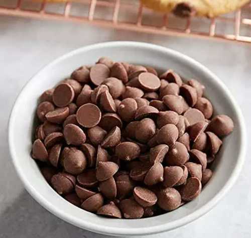 Rich Aroma Chocolate Flavour Light Brown Round Shape Chocolate Chips Pack Size: As Per Customer