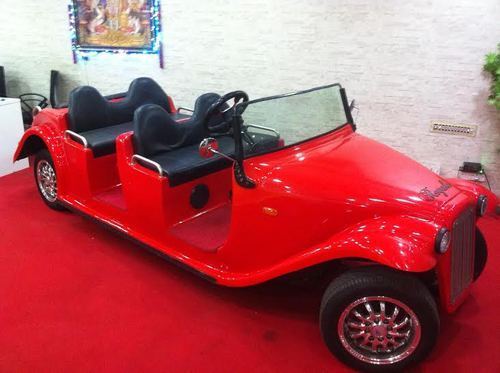 Maximum Speed 25-30 Km Eye Catching Look Six Seater Battery Operated Vintage Car