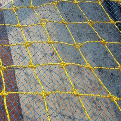Rectangular Shape Polyester Safety Net With 25-50 meter Roll Length And Width 2 Meter