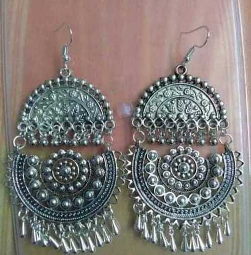 Ladies Beautiful And Artificial Jewelry Earrings For Party Wear Gender: Women