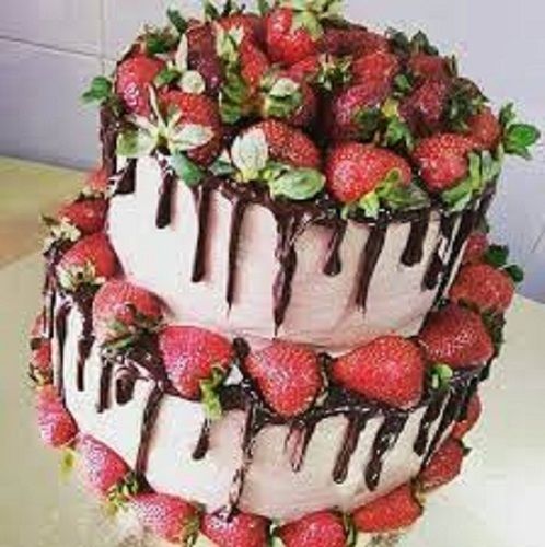 Happy Birthday Cake(Filling With Raw Strawberry And Thick Cream)