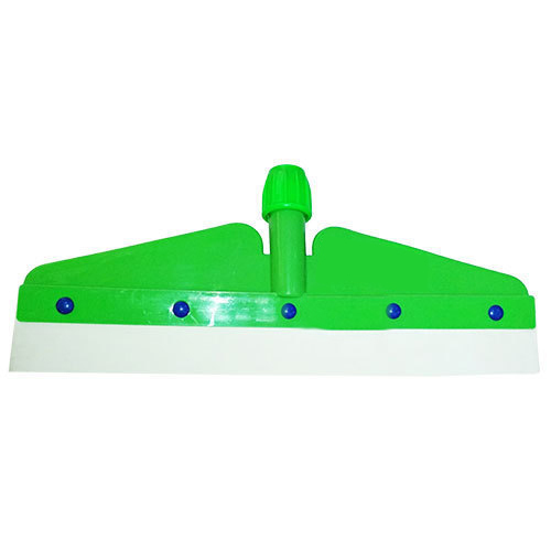 हरे रंग का फ़्लोर वाइपर आयाम 15 X 36 इंच और प्लास्टिक और रबर सामग्री के साथ अनुप्रयोग: हाउसकीपिंग