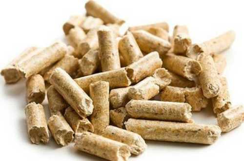 Hard Wood Round Shape Yellowish And Brown Hardwood Biomass Pellets, Moisture 2-3%