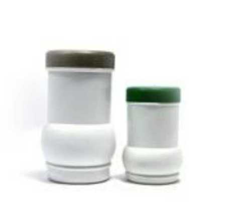 लीक प्रूफ और टाइट पैकेजिंग में सफ़ेद हाई-डेंसिटी पॉलीइथिलीन (HDPE) जार 