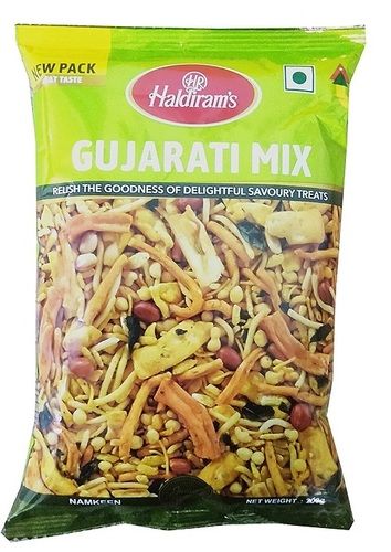 Haldiram Gujarati Mix Namkeen, Crispy And Crunchy Peanuts, Sev