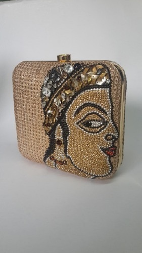 विभिन्न रंगों में आता है हल्के वज़न का और रोज़ाना पहनने के लिए बहुत विशाल डिज़ाइनर नया Budha क्लच