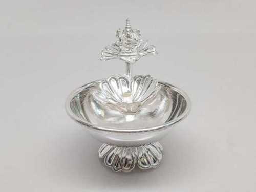 Light in Weight and Eye Catching Design Silver Gift Item for Home Decoration