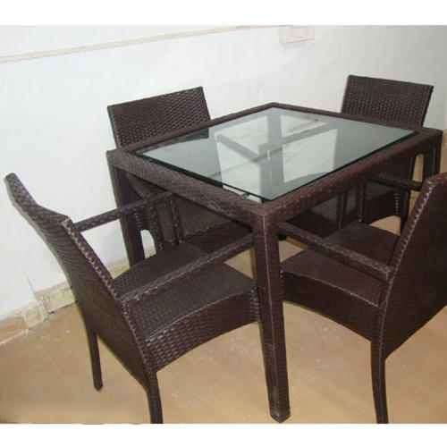 Fine Finish Custom Brown Color And Size Outdoor Use Cafe Table 4 Chair Set Application: Holiday Resort