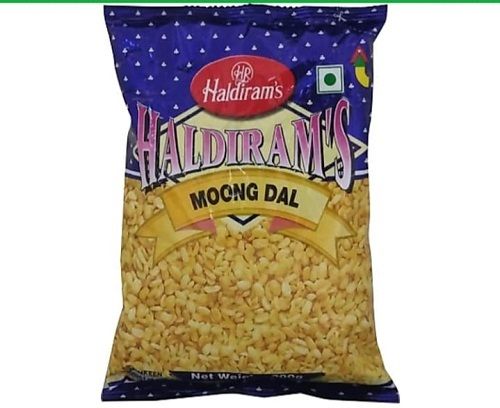 100% Vegetarian Tasty And Salty Haldiram'S Moong Dal Namkeen 200 gm