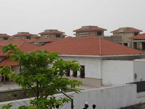 घर की छत को ढंकने के लिए हेक्सागोनल और स्क्वायर शेप क्ले रूफ टाइल्स