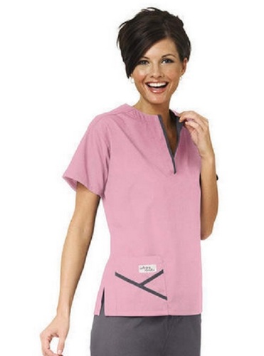 महिलाओं के लिए ब्लू हाई कम्फर्टेबल पॉली कॉटन और कॉटन प्लेन वी नेक हाफ स्लीव हॉस्पिटल नर्स यूनिफॉर्म