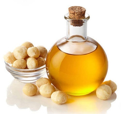 Macadamia Nut Oil - Clear Light Yellow 65% to 75% Volume | All Age Groups Properly Packed Timely Delivery Quality Tested