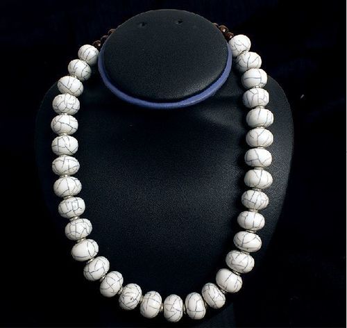 White Round Beads Gemstone Women Designer Necklace For Party And Casual Wear Gender: Women'S