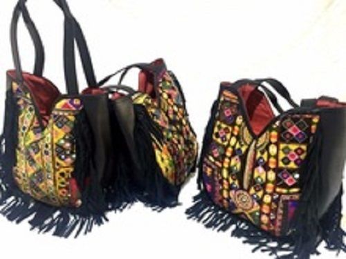 Comes In Various Colors Spacious And Light Weight Designer Banjara Bags For Casual And Party Wear