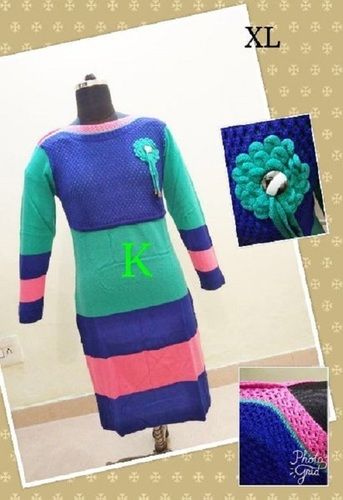 Breathable Ladies Multi Colored 3/4Th Sleeves Boat-Neck Designer Woolen Long Kurti