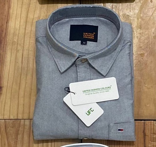 पुरुषों की आयु वर्ग के लिए फुल स्लीव्स और फ्लेक्सिबल स्टाइल के साथ ग्रे रंग की कॉटन शर्ट: कस्टमाइज़ करें