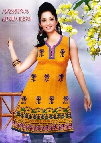 Breathable Ladies Orange Sleeveless Round-Neck Casual Wear Printed Cotton Kurti