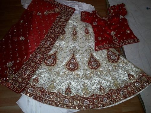 Bridal Lehenga Red Manufacturing Process - Zardozi Fashion Farrukhabad -  YouTube