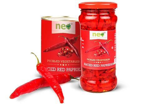 Cooked Rich In Taste Organic Deep Red Chili Paprika For Pizza And Sandwiches