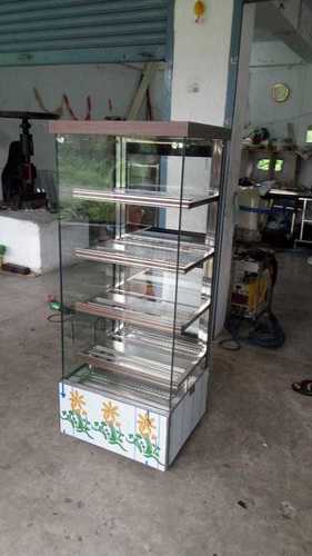 Transparent Sleek Design Pastry Display Counter Made Of Glass Material With 4 Racks