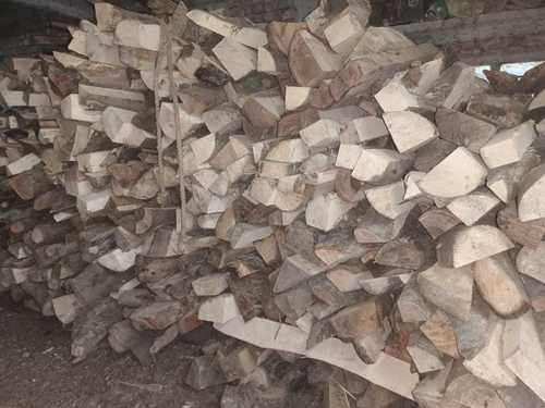 Premium Grade Brown Colour Strong And Safe Wooden Timbers For Use In Construction 