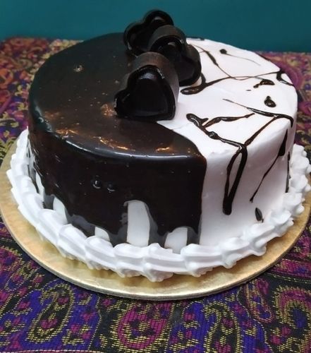 Send Birthday Chocolate Cream Cake | 99Blooms