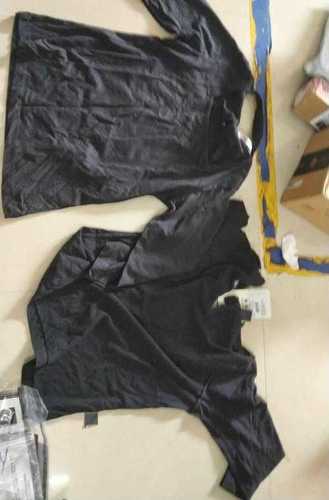 श्रिंक रेसिस्टेंस और परफेक्ट स्ट्रेंथ कॉटन टी शर्ट्स ब्लैक कलर Xxl फुल स्लीव जेंडर के साथ: पुरुष