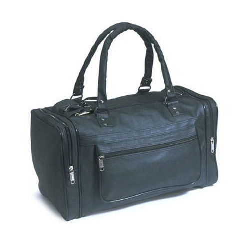 Zipper Closure Black Plain Very Spacious And Light Weight Nylon Travel Bag Size: Various Sizes Are Available