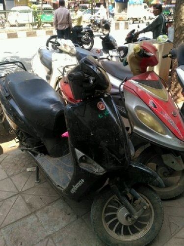 Second hand scooty deals electric