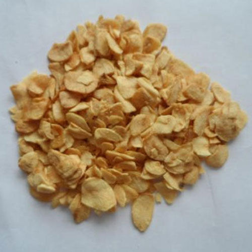 Fresh Fried Dried Garlic Flakes With High Nutritious Value 1 Kg Pack