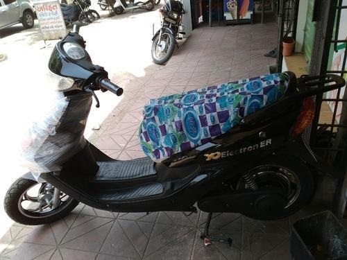 Socker Wheel, Electric Black Scooter With 2 Seater Capacity And Low Charging Time