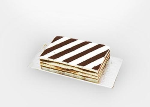 Delicious Taste Improves Health Hygienic Prepared Black And White Chocolate Mousse Cake Fat Contains (%): 3 Percentage ( % )